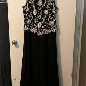 JKARA Evening dress